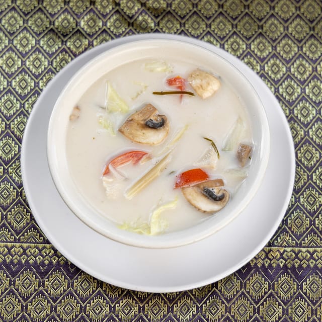 SO17 Tom Kha.