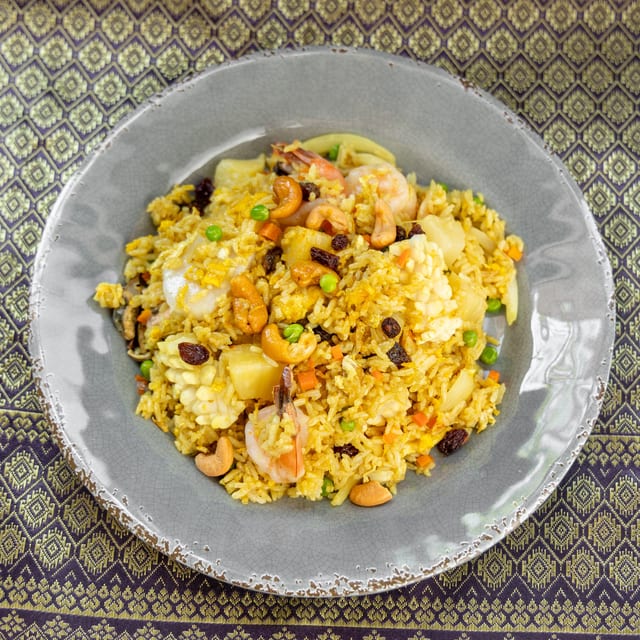 EN47 Pineapple Fried Rice.